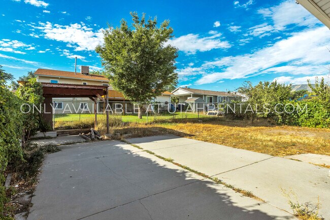 Foto del edificio - 7367 Jefferson Rd
