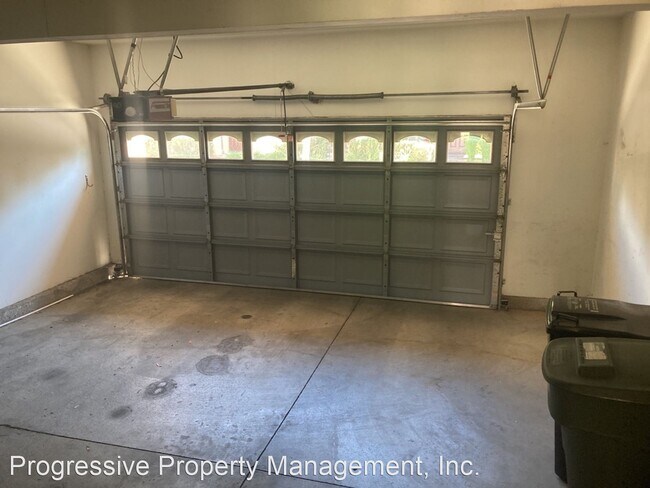 Building Photo - 2 br, 2 bath House - 1098 S. Positano Ave.