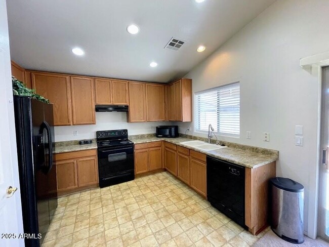 Foto del edificio - 44147 W Snow Dr