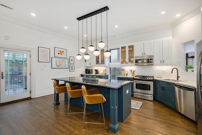 Foto del edificio - 3153 S Prairie Ave
