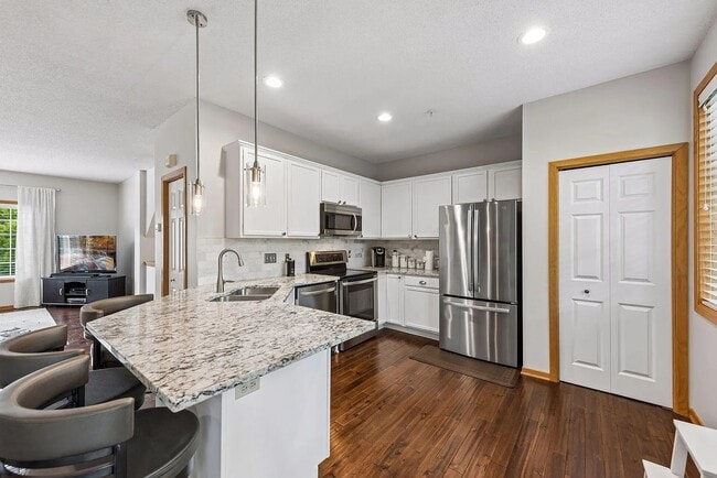 Building Photo - 787 Fairfield Cir