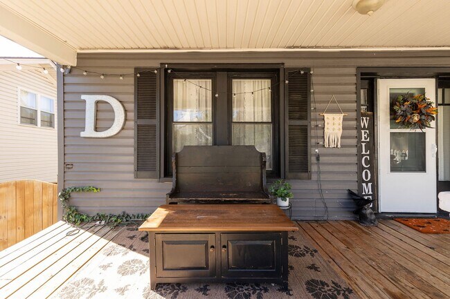 Foto del edificio - 308 W Main St