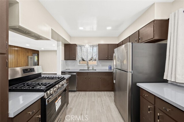 Foto del edificio - 9502 Olema St