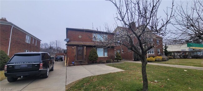 Building Photo - 5593 Mayfield Rd