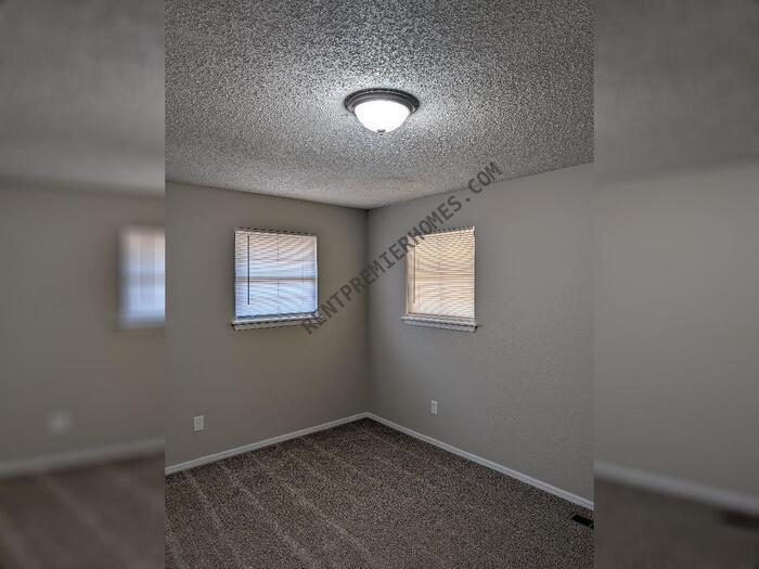 Photo - 2504 Southwest 92nd Street
