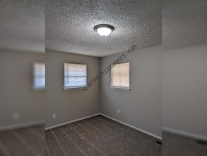 Building Photo - 2504 SW 92nd St