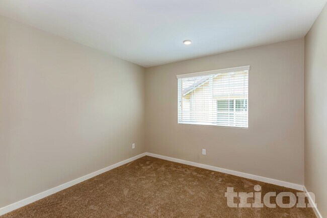 Building Photo - 28113 Cookhouse Ln