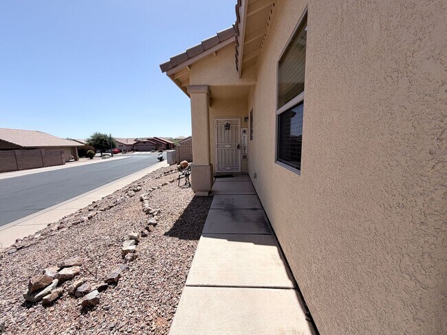 Foto del edificio - 3BR/2BA/2CG 1,401 sq.ft. rental with Community POOL in Sierra Vista, AZ