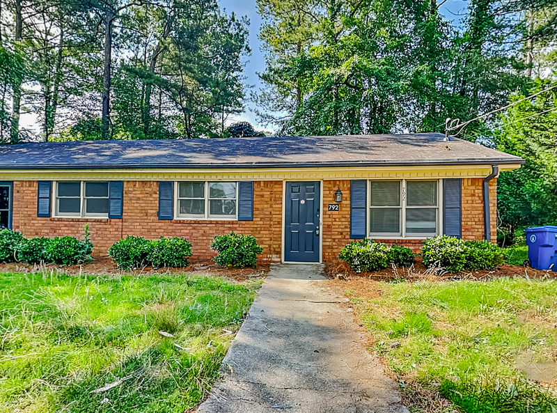 Primary Photo - 792 Charleston Ct