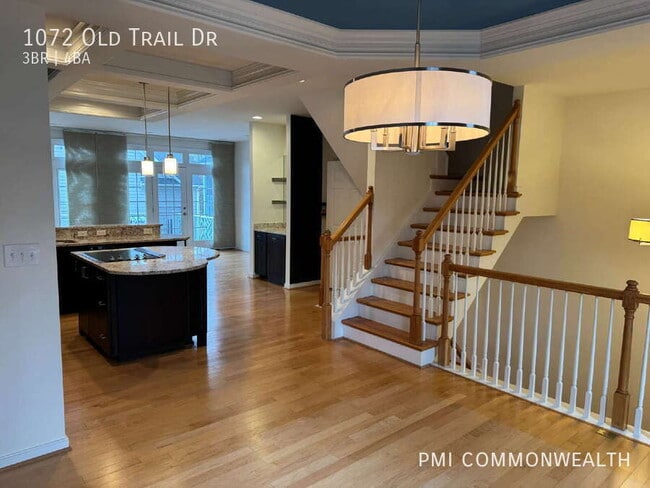 Foto del edificio - 1072 Old Trail Dr