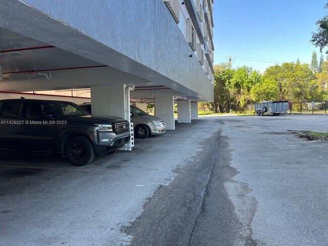 Foto del edificio - 11000 SW 200th St