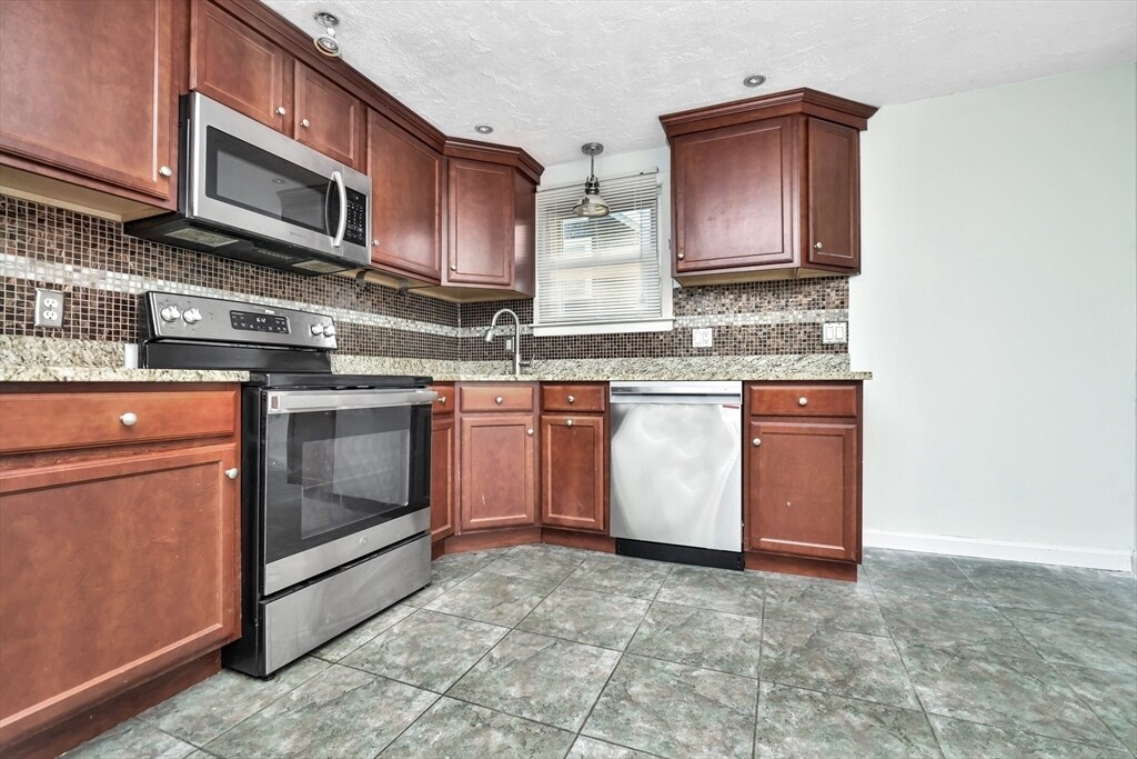 Foto principal - 28 Frost Ave
