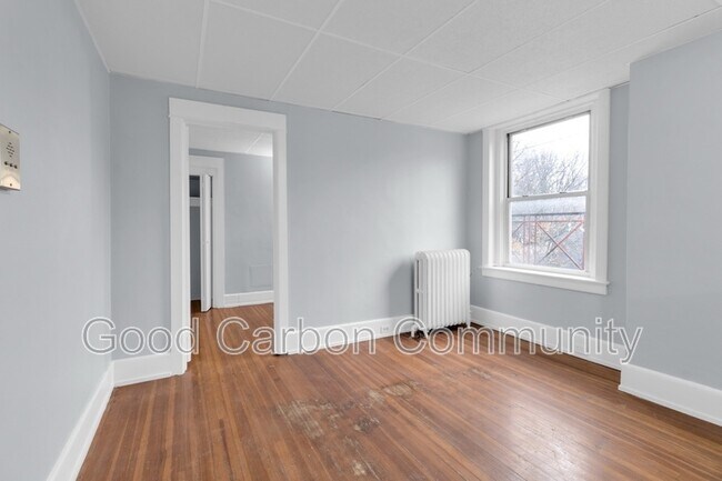 Building Photo - 131 Allen St