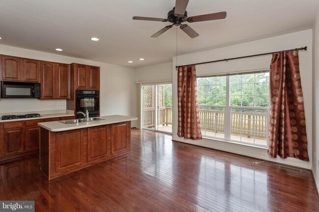 Building Photo - 14220 Hunters Run Way
