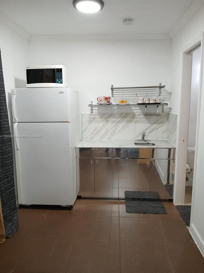 Foto del edificio - 107 SW 154th St