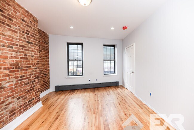 Building Photo - 2976 Fulton St