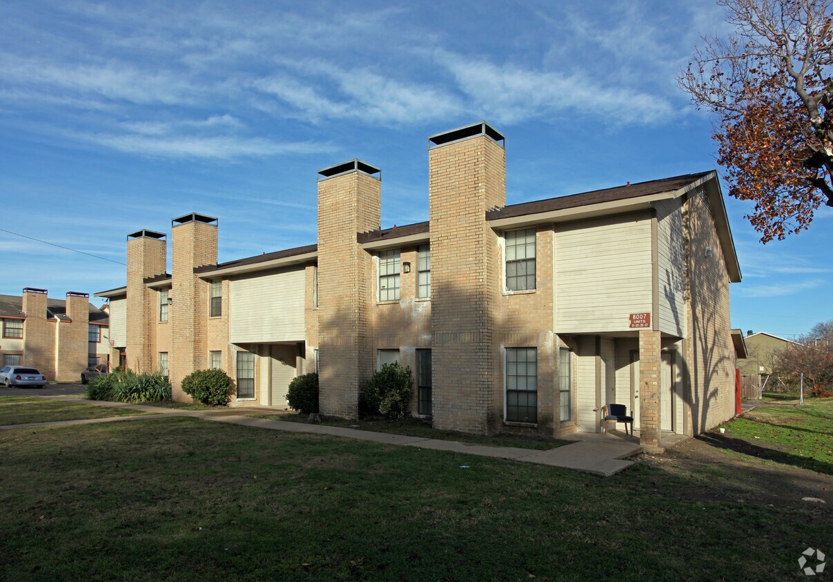 Building Photo - 8007 Rothington Rd