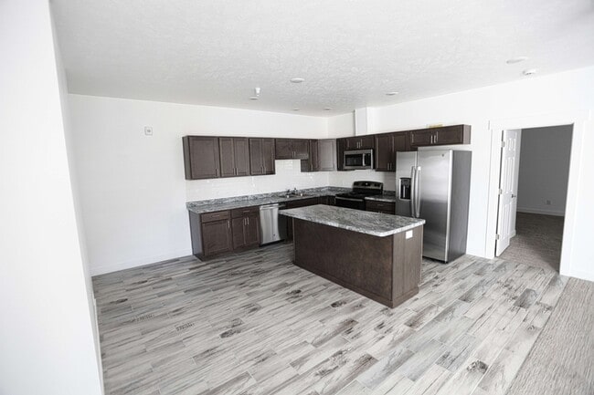 Foto del edificio - 1170 Plymouth Ave NE