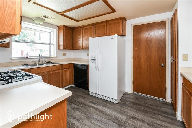 Building Photo - 1649 Winston Circle