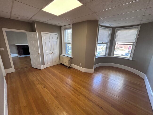 Building Photo - 870 Beacon St