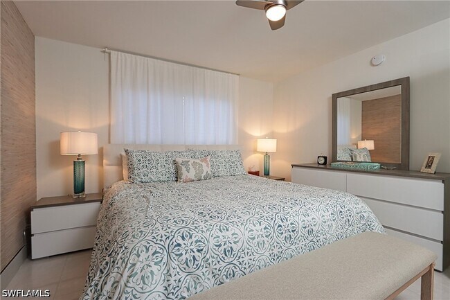 Foto del edificio - 2500 Gulf Shore Blvd N
