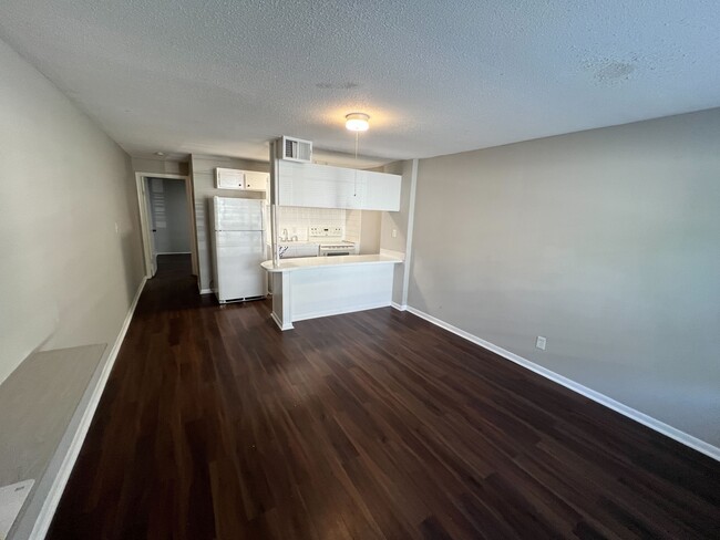 Building Photo - 3103 Barnett Ave