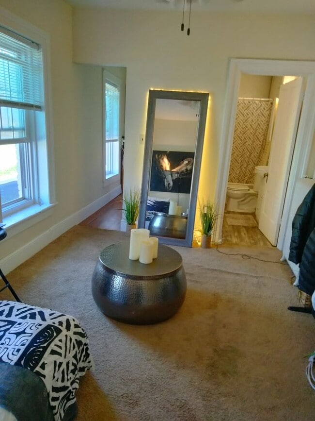 Building Photo - Studio Home in Owatonna