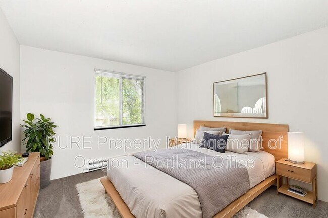 Foto del edificio - 14200 NE Sandy Blvd
