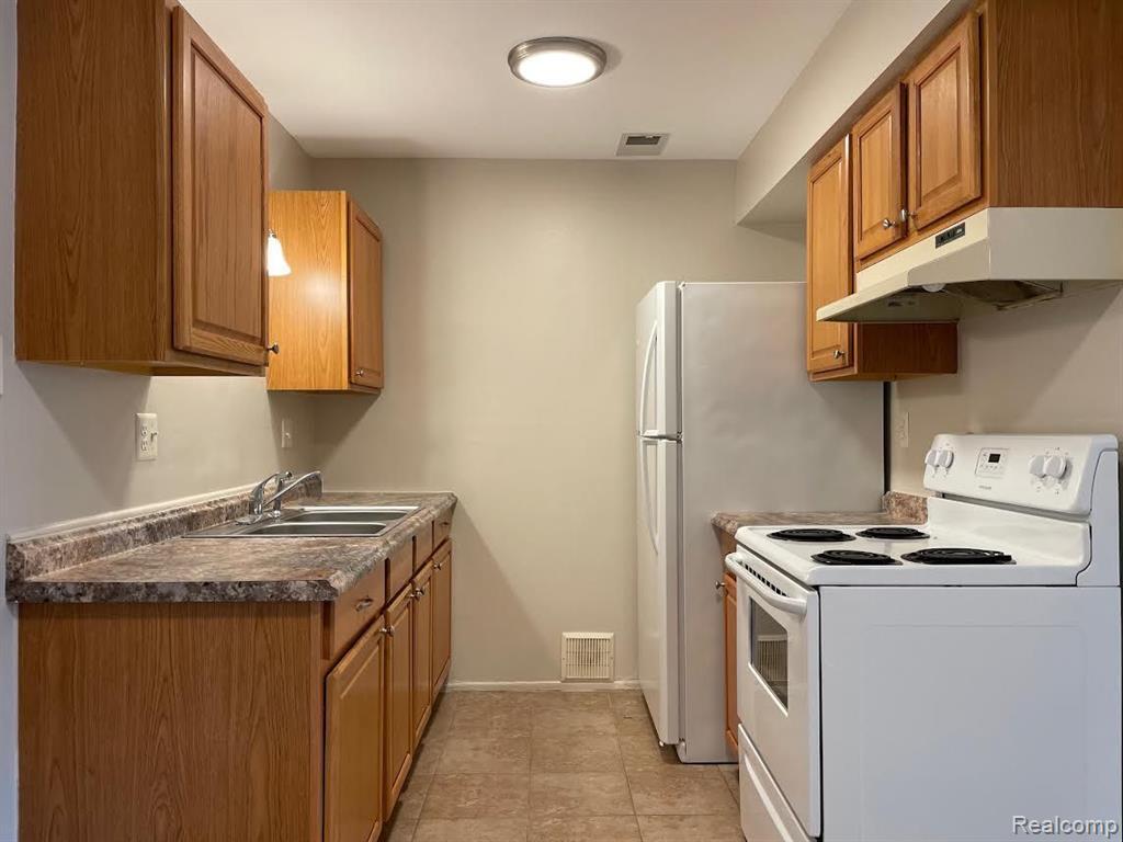 Primary Photo - Milford Park Apartments