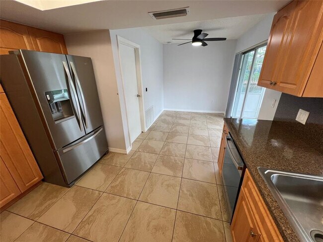 Foto del edificio - 2650 NW 94th Way