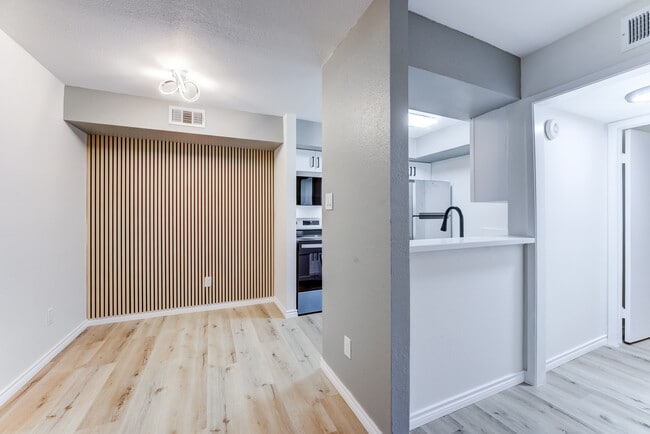 Foto del edificio - 18511 Egret Bay Blvd