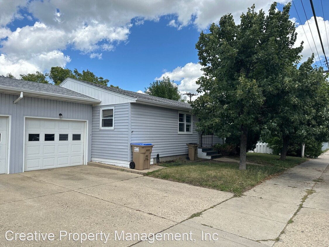 Primary Photo - 2 br, 1.5 bath House - 616 16th Ave SW