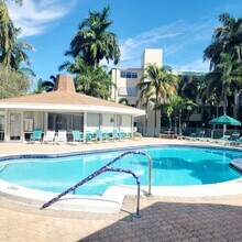 Building Photo - 1333 E Hallandale Beach Blvd