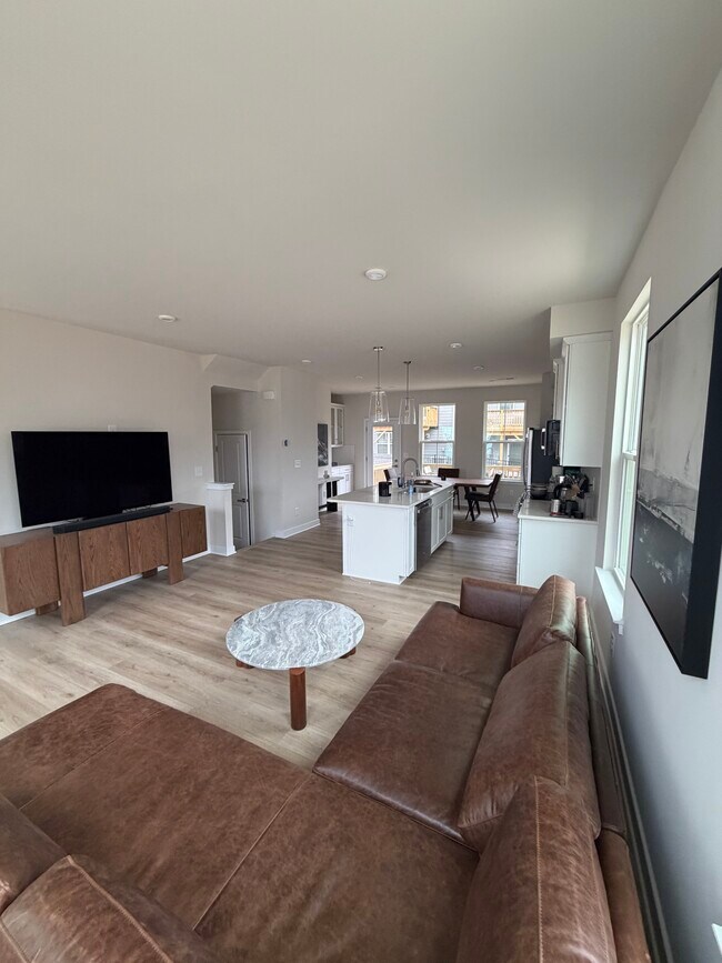 Foto del edificio - 2553 Ellen Ave