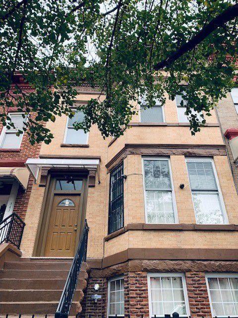 Building Photo - 365-351 51st St