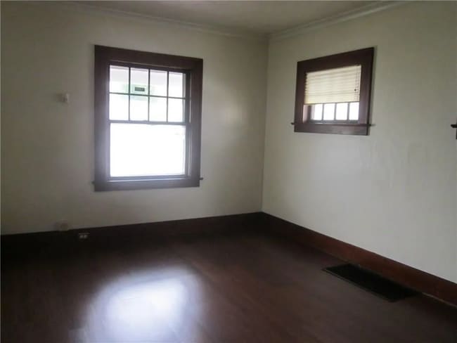 Building Photo - 192 Congress Ave