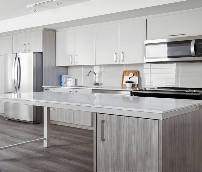 Building Photo - Frontier