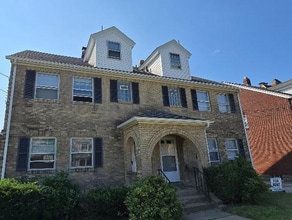 Building Photo - 509 W 6th St