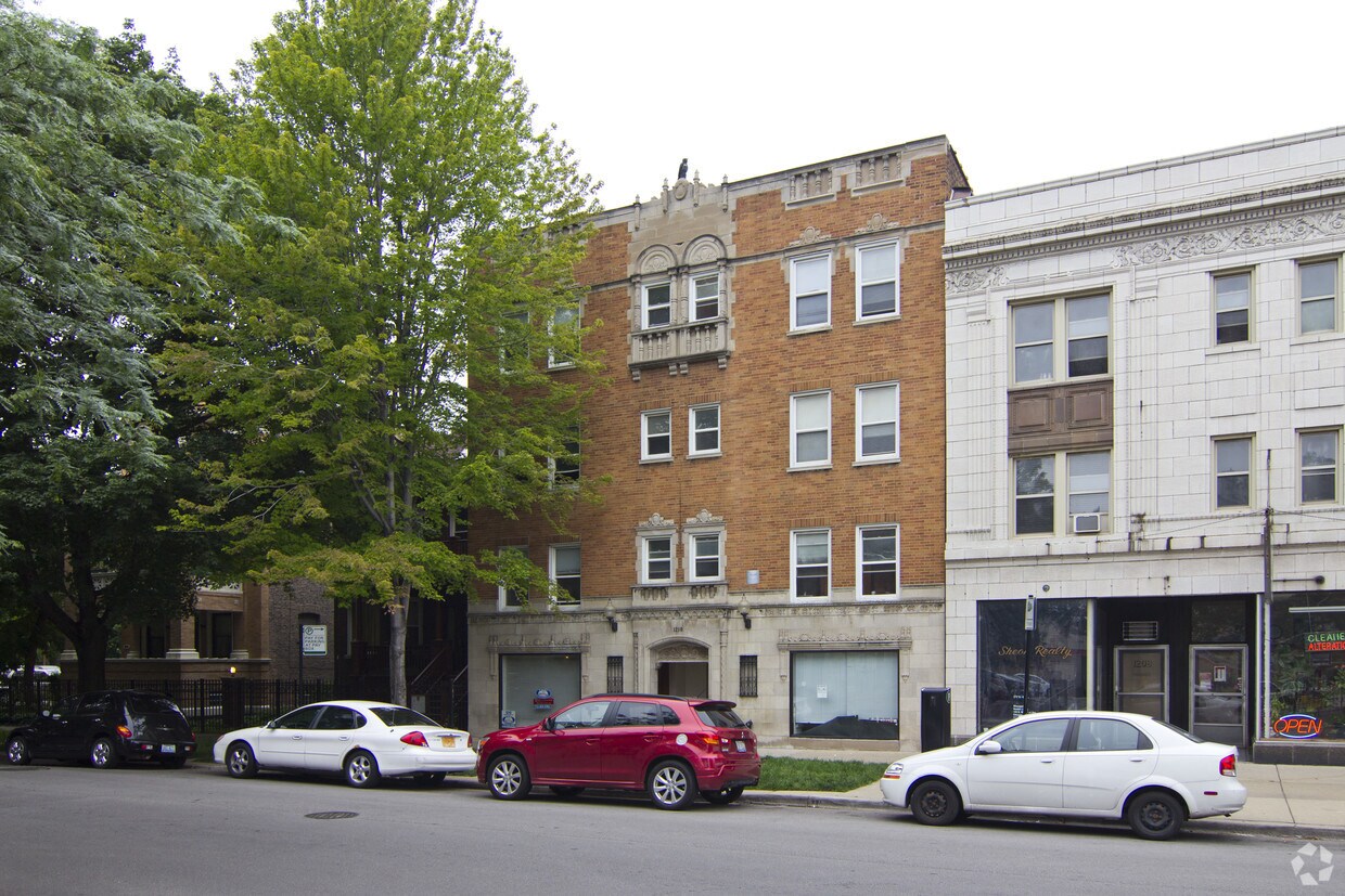 Foto principal - 1210 W Granville Ave