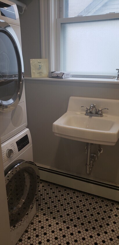 In unit washer and dryer - 59 St Andrew Rd
