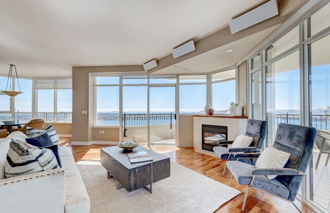 Foto del edificio - 700 W Harbor Dr