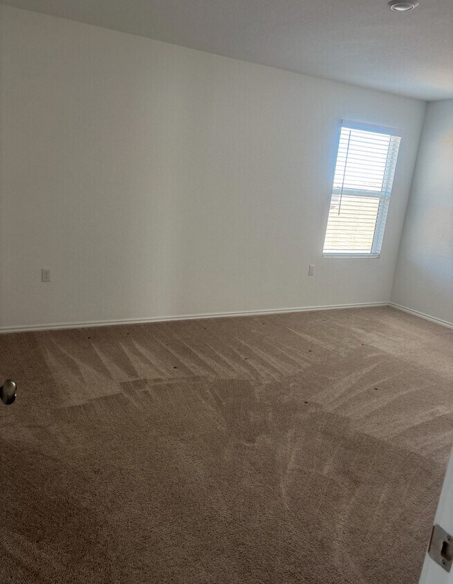 Foto principal - Modern 4-Bed, 4-Bath Home in Pflugerville