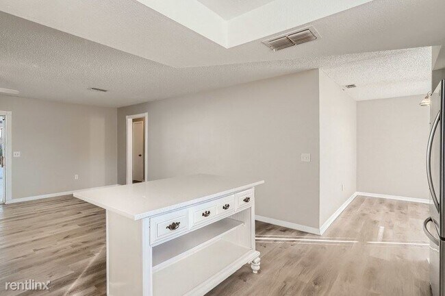 Building Photo - 3 br, 2 bath House - 11391 Salters Street ...