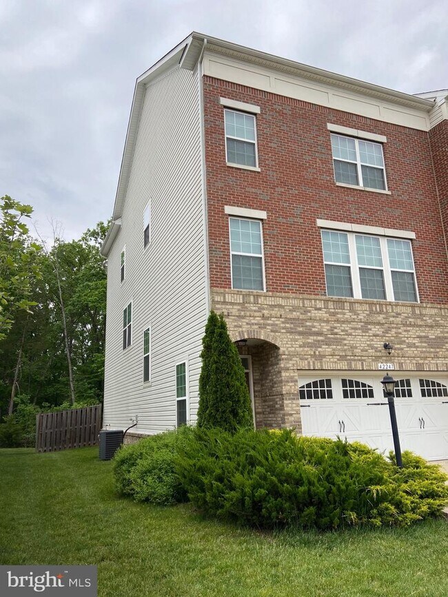 42247 Castle Ridge Square, Ashburn, VA 20148 Townhome Rentals in
