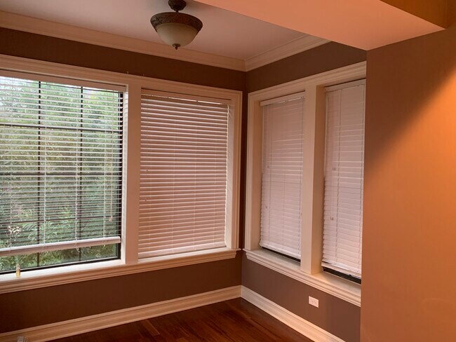 Sun room - 1361 E 64th St