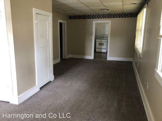 Building Photo - 2 br, 1 bath House - 401 E. Broadway