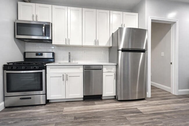 Foto del edificio - 546 Isham St