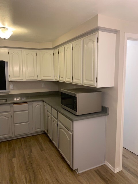 Kitchen - 3754 E County Line Rd