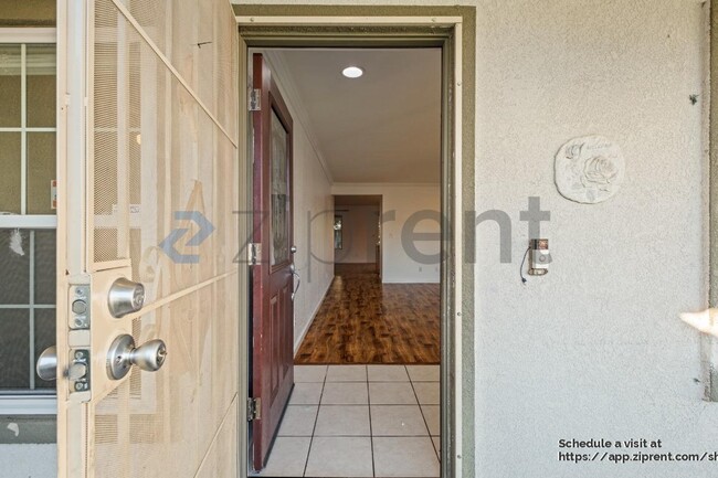 Building Photo - 8635 Lott St