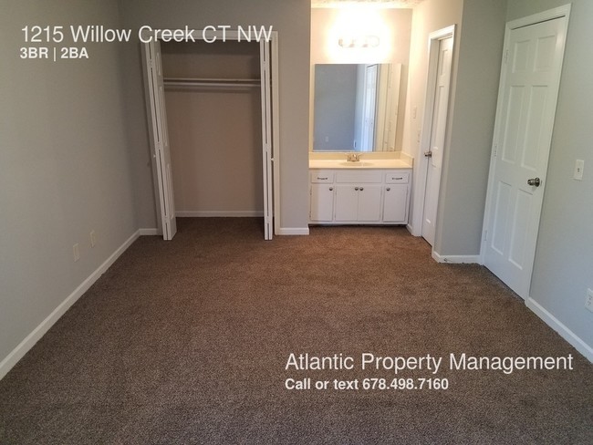 Foto del edificio - 1215 Willow Creek Ct NW
